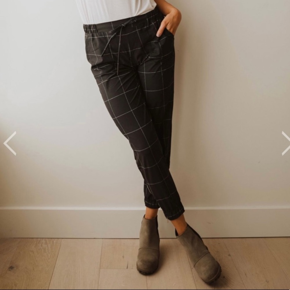 Albion Fit Black Windowpane Jetsetters